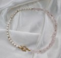 Naszyjnik choker z perłami i kwarcem
