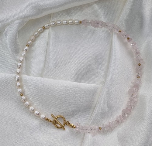 Naszyjnik choker z perłami i kwarcem