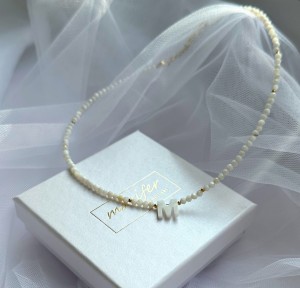 Naszyjnik z literką MUSZLA