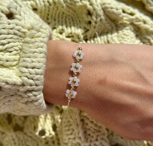 Bransoletka w stokrotki MARGARET biała